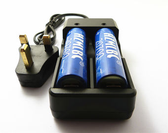 Porcellana Caricatore BRITANNICO 2A della batteria ricaricabile della spina per le batterie al litio di capacità elevata fornitore